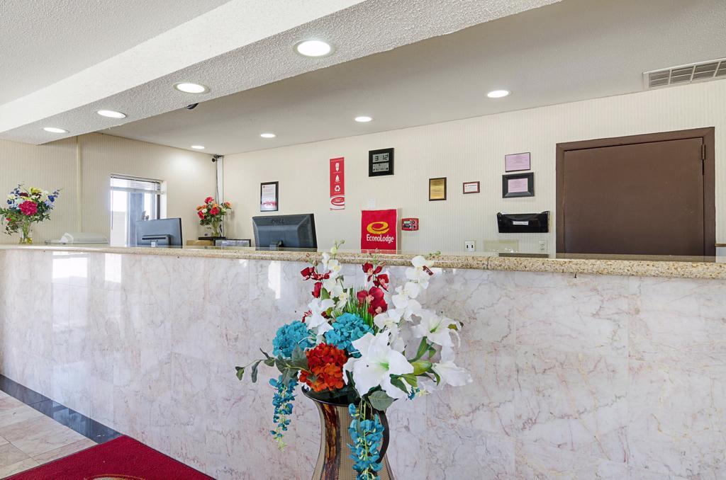 Econo Lodge Mcpherson Dış mekan fotoğraf
