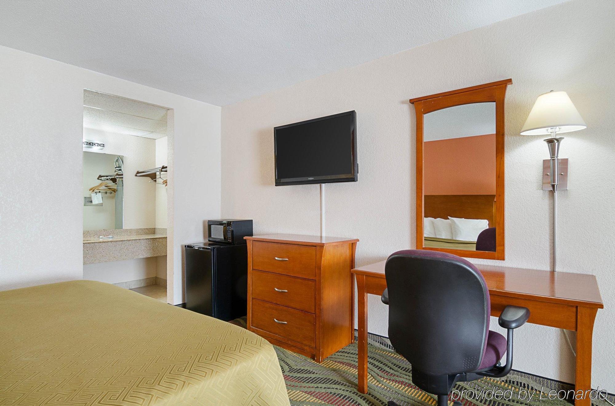 Econo Lodge Mcpherson Dış mekan fotoğraf