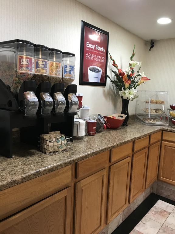 Econo Lodge Mcpherson Dış mekan fotoğraf