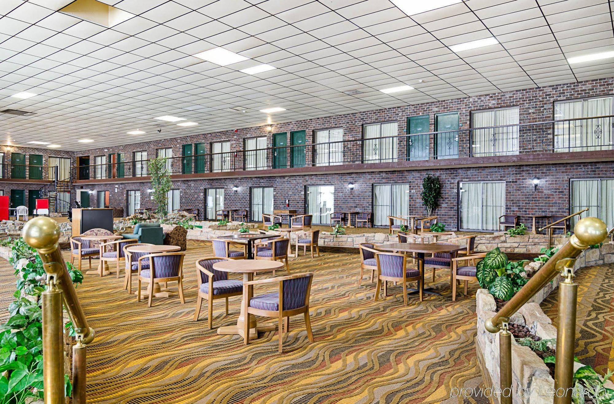 Econo Lodge Mcpherson Dış mekan fotoğraf